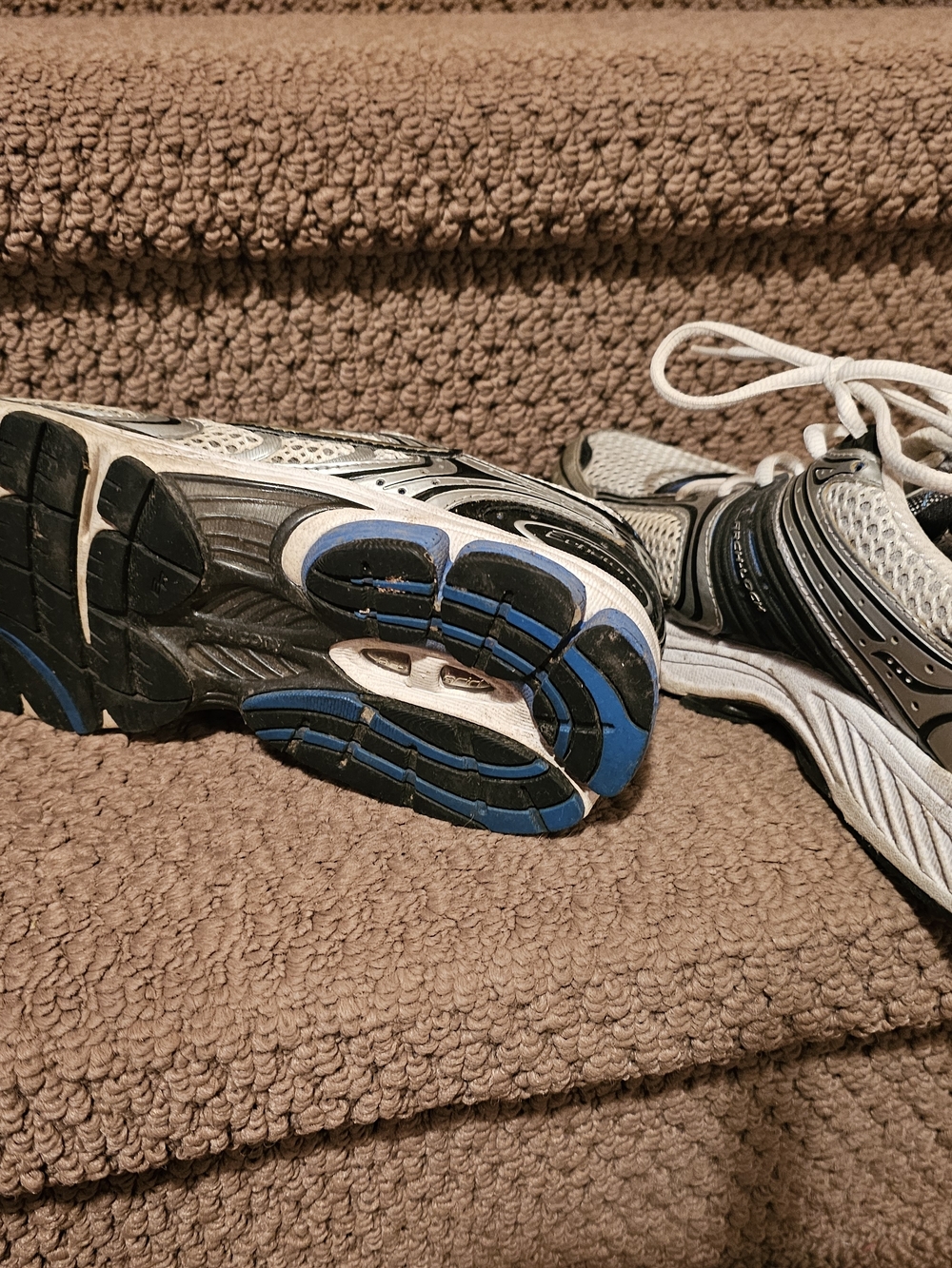 Saucony White, Silver & Blue Men's Running Shoes - Picture 4 of 5